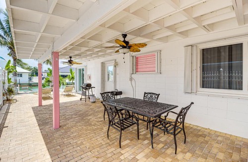 Key Colony Beach House | Waterfront Key Colony Beach Home w/Golf Cart!