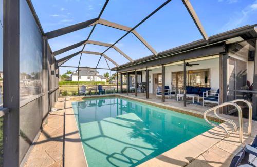 Connors House | Waterfront Luxury