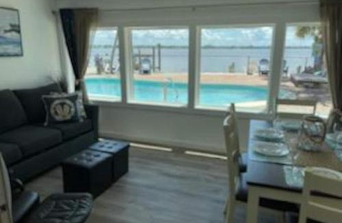 Englewood Villa | Waterfront Mermaids Retreat Charms! Pool & Bay