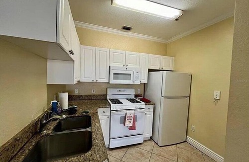 Clearwater Condo | Waterfront Resort Condo with Pool, Gym, Hot Tub and Spa
