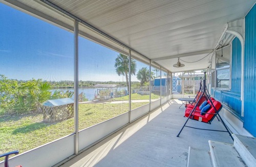 Southside Rural Community House | Waterfront Retreat for Fishing & Relaxing Bring the Family!
