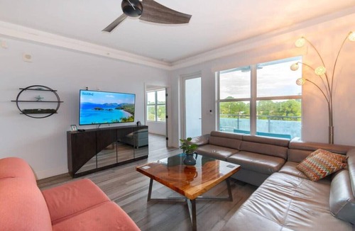 Merritt Island Condo | Waterfront Stateroom
