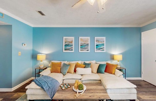 El Centro Beach House | Waterfront Townhome with Shared Pool Central AC Free WiFi - Snowbird-Friendly