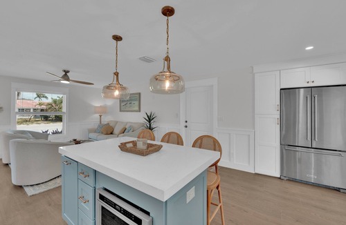 South Island House | WATERFRONT VACATION HOME! 2 BED + DEN 2 BATH. POOL HOME.