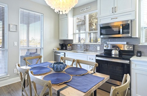 Destin Villa | Waterfront Villa~Beach Service~Steps to Sand~Pool