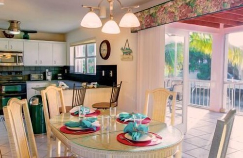 Key West House | Waters Edge-Key Haven 4bedroom 3.5bath canal front home w/jacuzzi, dock space