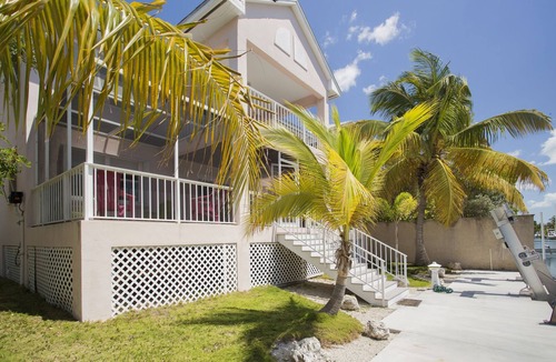Key West House | Waters Edge-Key Haven 4bedroom 3.5bath canal front home w/jacuzzi, dock space