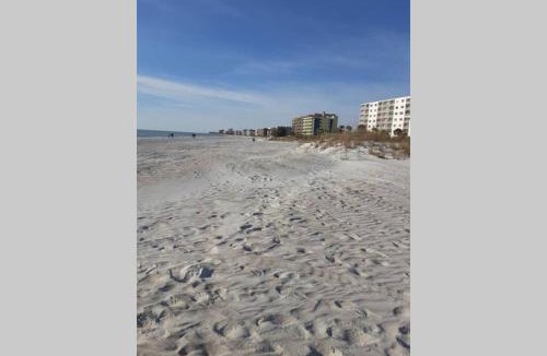 Madeira Beach Apartment | Wave Resort, Studio A2, Beach steps away!Pool+WiFi