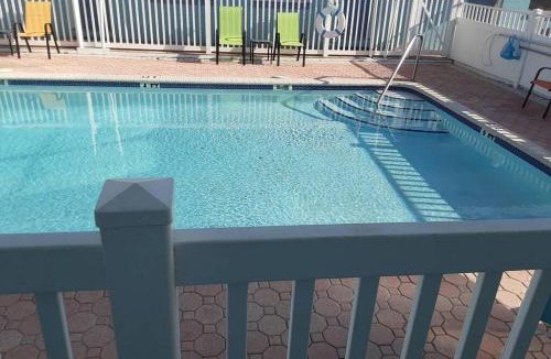 Madeira Beach Apartment | Wave Resort, Studio A2, Beach steps away!Pool+WiFi