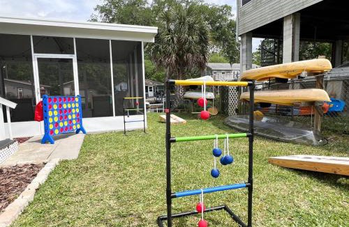 Weeki Wachee Gardens House | Weeki Wachee River Clear Kayak Waterfront