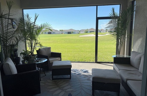Lehigh Acres House | Welcome to a golfer's paradise in this charming 2-bedroom house