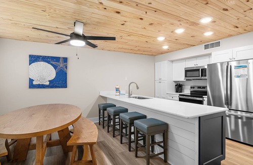 Avalon Beach Estates House | Welcome to Blue Surf 22 ~ Newly Remodeled Coastal Condo with FREE Beach Service