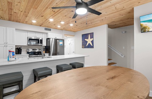 Avalon Beach Estates House | Welcome to Blue Surf 22 ~ Newly Remodeled Coastal Condo with FREE Beach Service