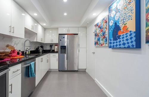 Hollywood South Central Beach Condo | Welcome to our beach home!