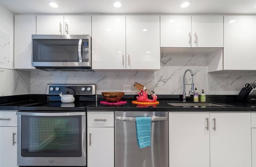 Hollywood South Central Beach Condo | Welcome to our beach home!