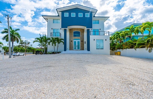 Marathon House | Welcome to Paradise Villa: A luxury home in Sombrero Beach, Florida Keys.