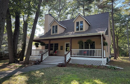 Au Gres House | Welcome to Sunrise House, a beautiful vacation home with Lake Huron access!