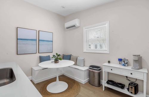 Parsuns To Cocoa Beach Apartment | Welcome to The Drift – Your Laid-Back Beach Escape in Cocoa Beach! Studio