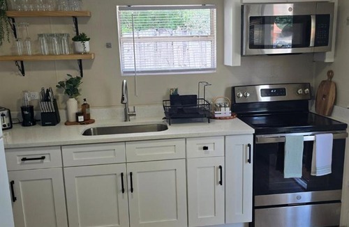 Kensington Park Apartment | Welcome to this romantic getaway