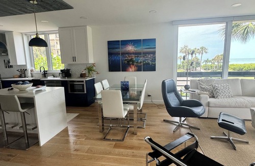 Longboat Key Condo | Welcome to your seaside sanctuary! Nestled along the shores of Longboat Key.