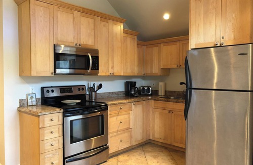 Old Town House | Welcoming & Conveniently Located Dog-Friendly Home - Walk to Everything