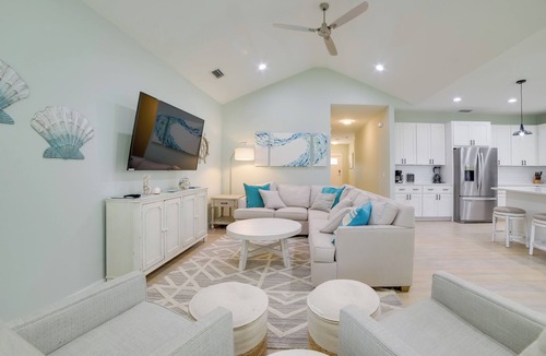Riviera Beach House | West End Home w/Yard < 1 Mi to Beach Access!