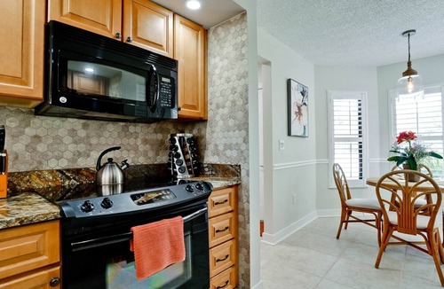 Trailer Estates Apartment | WG Shorewalk, Pools, Tennis, Pickle Ball, near Beaches Anna Maria Island and IMG