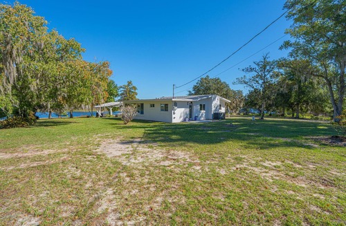 Deltona Lakes House | WHAT A HIDDEN GEM! Lakehouse Paradise Retreat, ESCAPE. RELAX. REJUVENATE.