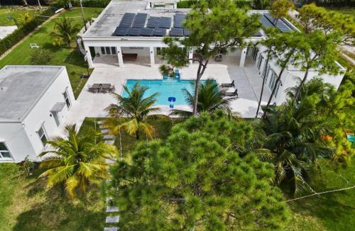 Princeton Villa | White House , Family Adventure , Miami and Keys ,Heather Pool
