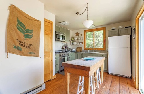 Claryville Cabin | Wildcat Mountain Cabin - Private, Views with Hot Tub