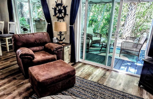 Inglis House | Withlacoochee River, 2/2,pet friendly, sleeps 6, fishing, scalloping, boating.