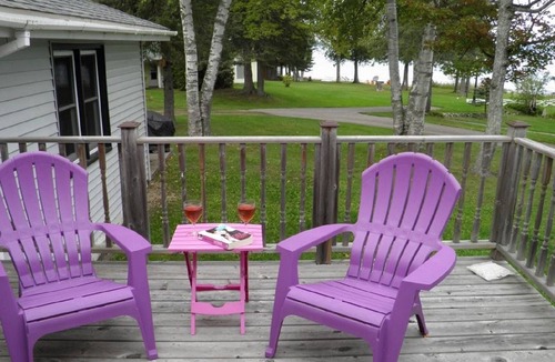 Cheboygan Cottage | Wonderful Lake Huron Family Cottage - Convenient Location - Great Internet