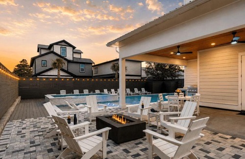 Gulfview Heights House | Woodland Shores by AvantStay