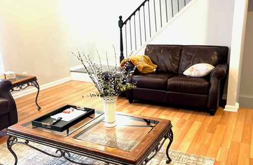 Ampere Condo | World Cup HQ 3 BDR Condo 11 Miles to NYC Free Parking in East Orange