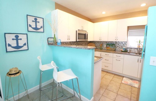 New Smyrna Beach Apartment | Wowzer! Beach & Flagler Ave Fun!