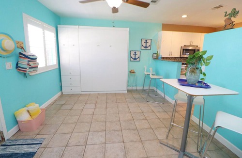 New Smyrna Beach Apartment | Wowzer! Beach & Flagler Ave Fun!