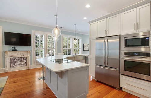 Historic District - North Condo | Wright Square Loft: Amazing Unit A in Downtown Savannah With Great Views!