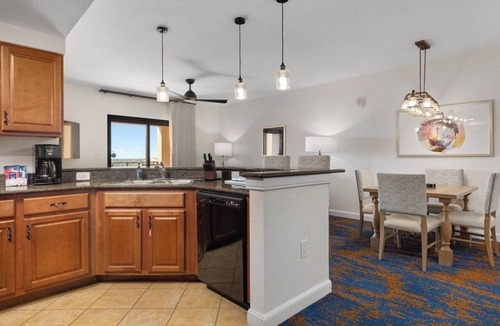 Bay Lake Resort | Wyndham Bonnet Creek Beautiful 2-bedroom near Disney-Sleeps 8!