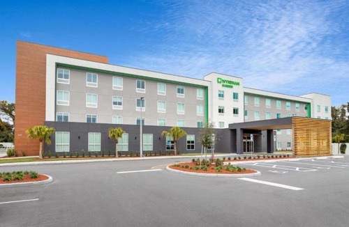 Orlando Hotel | Wyndham Garden Orlando Airport - Free Airport Shuttle - PARK N' FLY Available