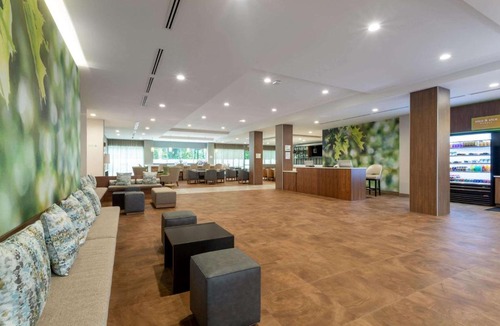 Orlando Hotel | Wyndham Garden Orlando Airport - Free Airport Shuttle - PARK N' FLY Available