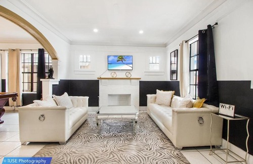 Buena Vista House | Wynwood The Bonds Of Art House 7Br Sleeps 18