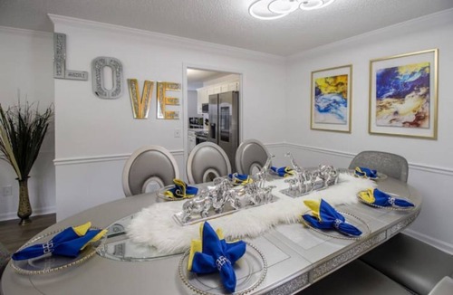 Hinesville House | Yellow Door Lodge!