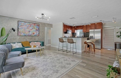 Hallandale Beach House | Your Florida Vacation Destination Minutes from the beach