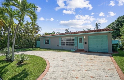 Hallandale Beach House | Your Florida Vacation Destination Minutes from the beach