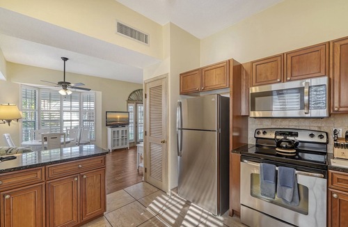 Whitney Beach Cottage | Your Home Away from Home: Little Gull 4BR Cottage
