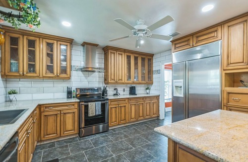 North Trail House | Your Private Paradise:Resort style-5mins to fun! 10mins to Sand! 7min to airport