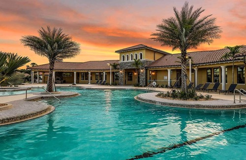 Venice Villa | Your slice of Floridian life in an idyllic and protected setting.