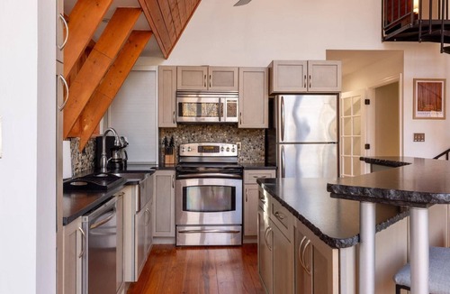 Waleska House | Your Weekend Paradise - Lake Arrowhead Home: Hot Tub, Fire Pit & Decks | Near LakePoint Sports