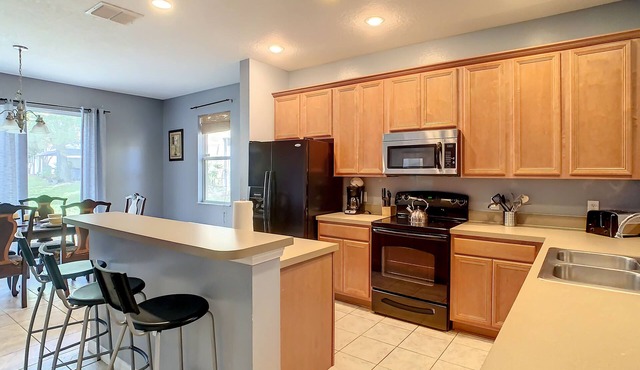 1.5 Miles to Disney,1600 sqft 3BR/2.5BA Townhome, Cost-effective!