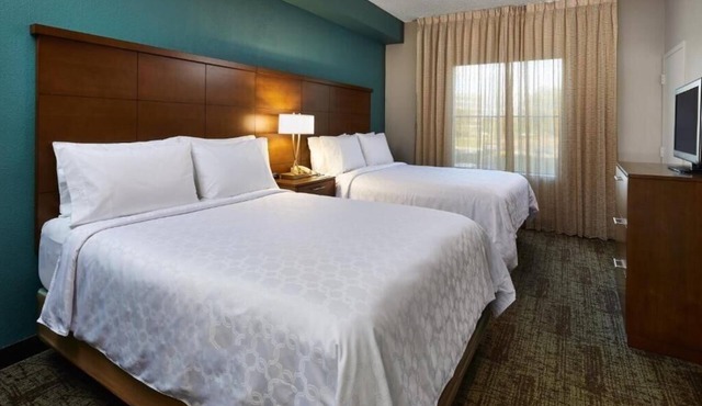 1 Bedroom Suite Near Hooters ORL